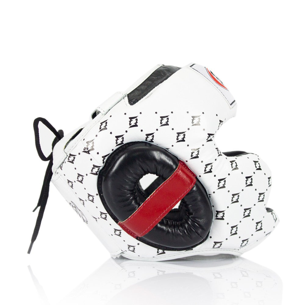 Боксерский шлем Fairtex HG10 белый