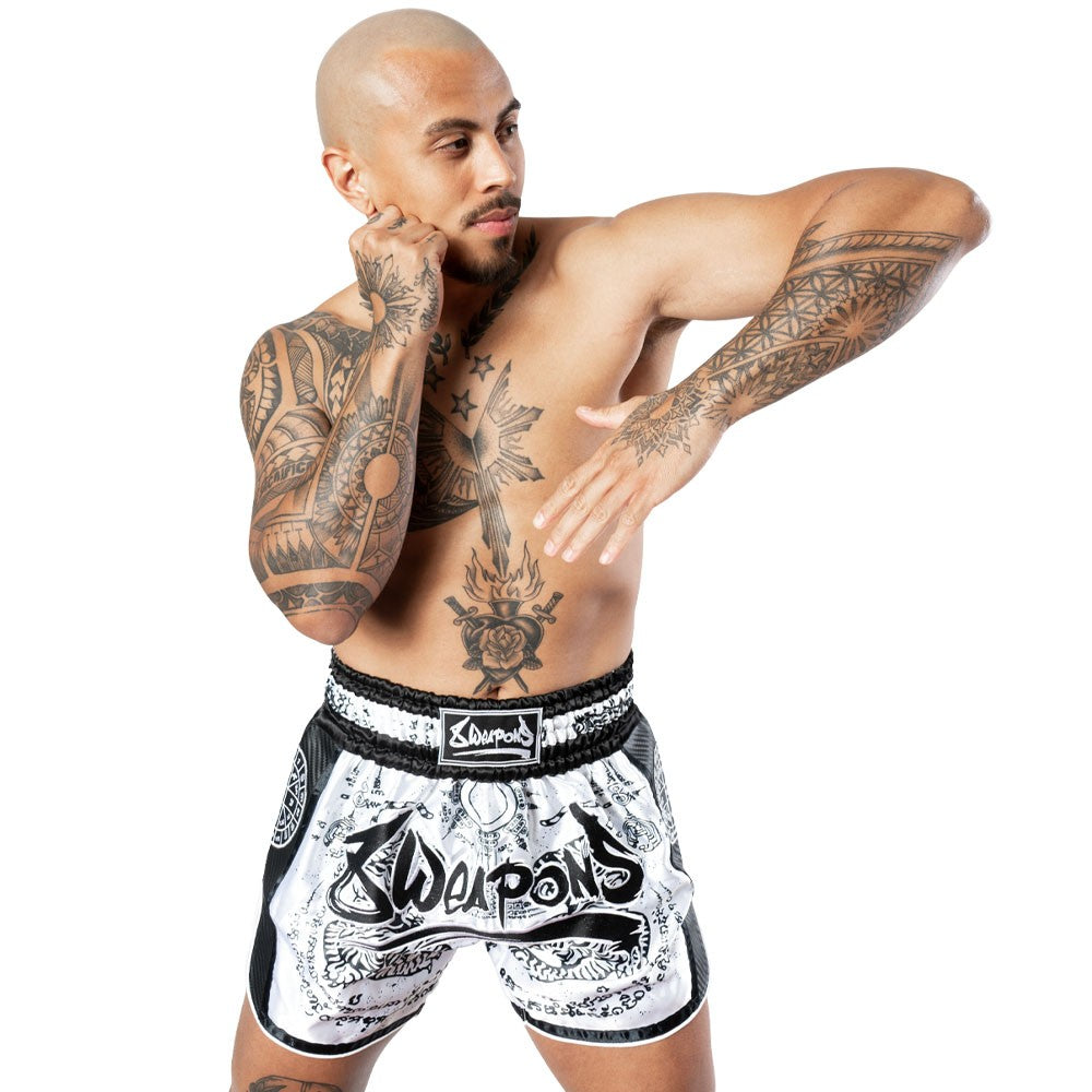 Шорты для Muay-Thai 8 Weapons Sak Yant Tigers белые