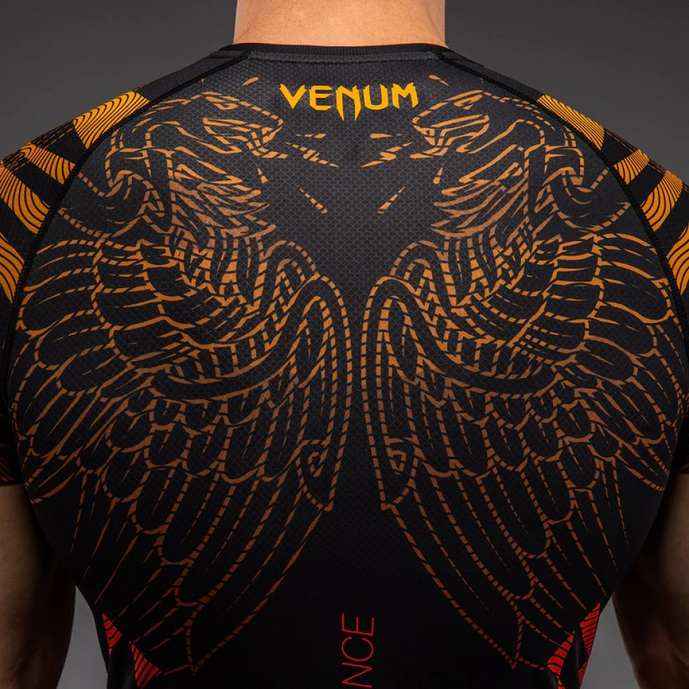 Рашгард с коротким рукавом Venum Quetzal Fury 