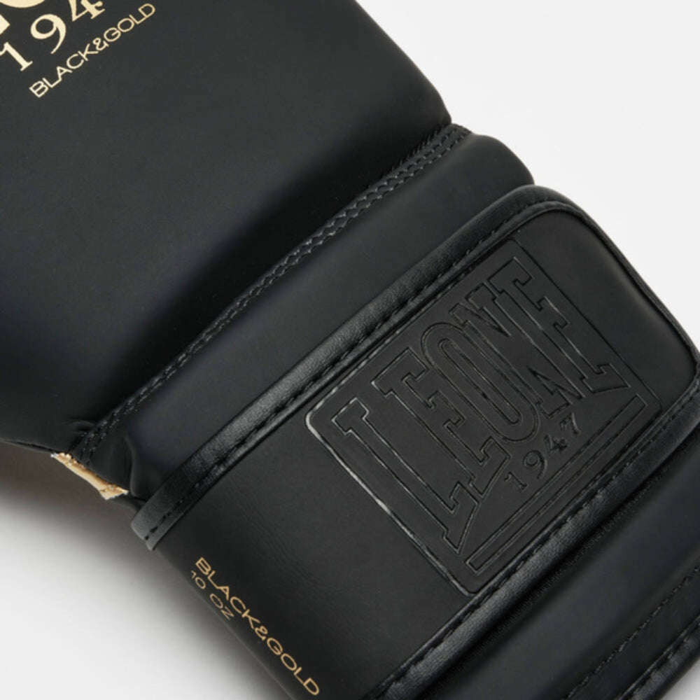Боксерские перчатки Leone Black&Gold